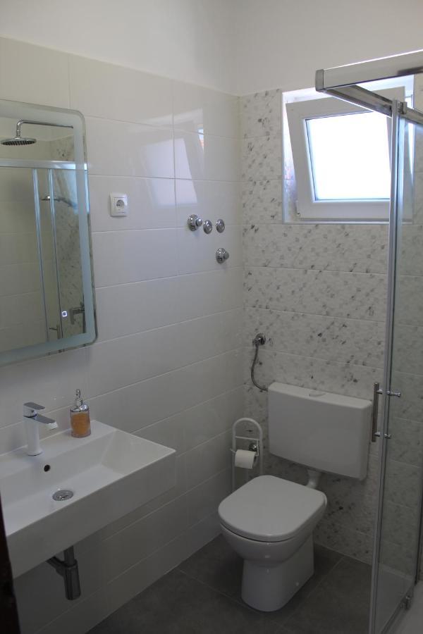 ביוגראד נה מורו Apartments Kekel מראה חיצוני תמונה
