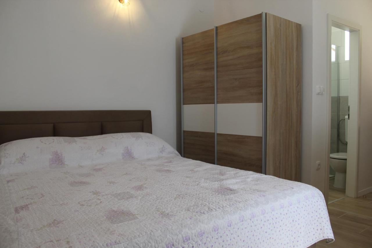 ביוגראד נה מורו Apartments Kekel מראה חיצוני תמונה
