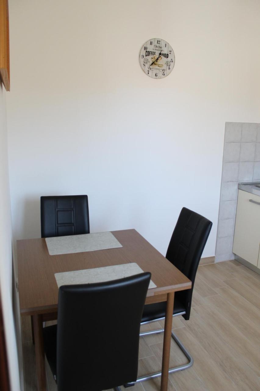 ביוגראד נה מורו Apartments Kekel מראה חיצוני תמונה