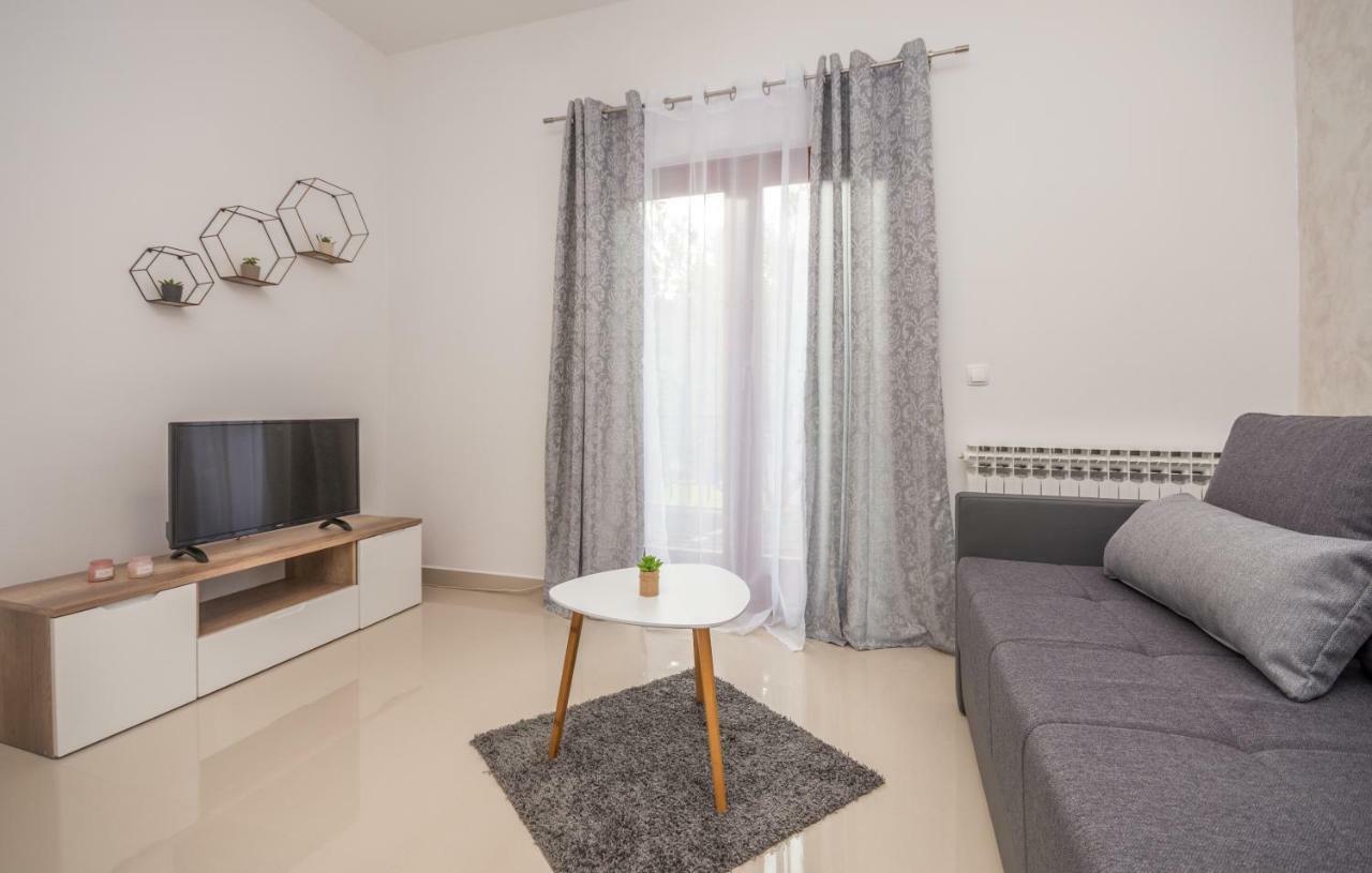 ביוגראד נה מורו Apartments Kekel מראה חיצוני תמונה